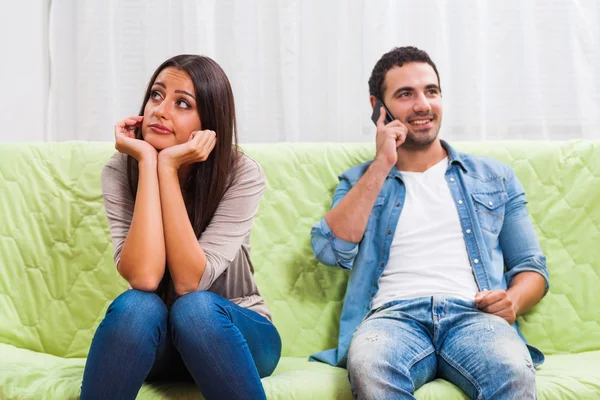 Pareja en casa — Foto de Stock