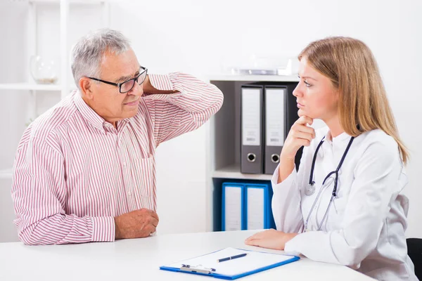 Doctor and patient — Stock Photo, Image