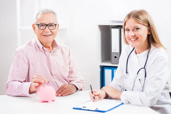 Doctor and patient — Stock Photo, Image