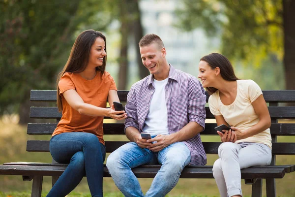 Friends in park — Stock Photo, Image