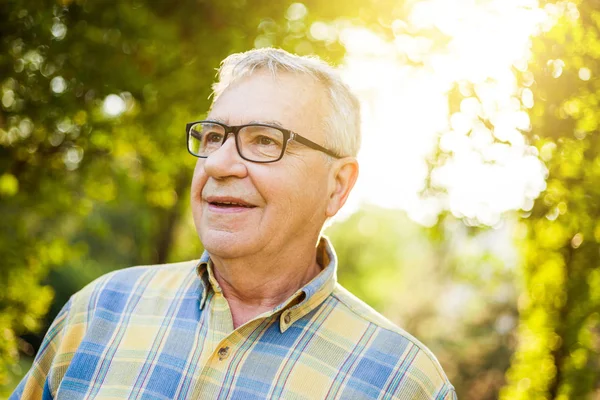 Glücklicher Senior — Stockfoto