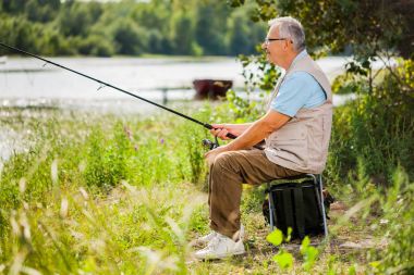 Nehirde balık tutma