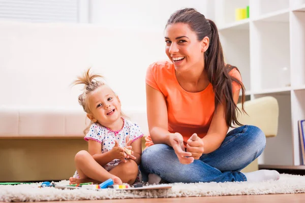 Madre e hija —  Fotos de Stock