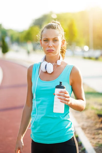 Jeune femme sportive — Photo