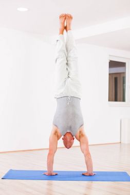 Kapalı yoga eğitim
