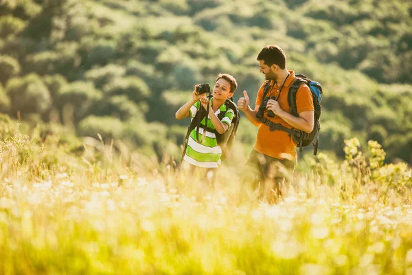 Father Son Hiking Nature Summer Boy Photographing — Stock Photo, Image