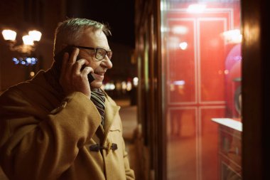 Komuta sizde mağaza önünde seyir ve Evet.