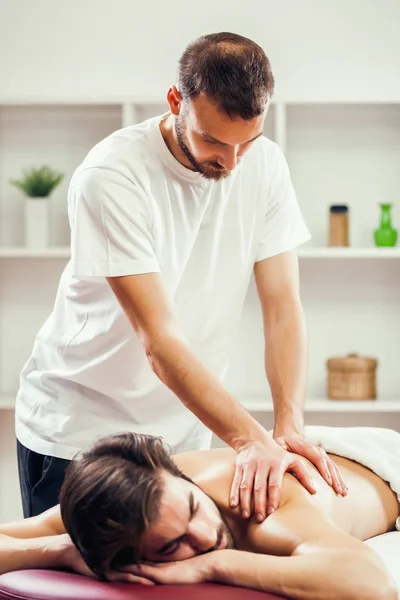 Young Man Having Massage Spa Treatment — Stock Photo, Image