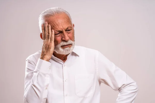 Porträt Eines Depressiven Und Besorgten Älteren Mannes — Stockfoto