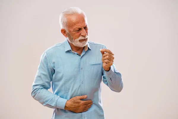 Retrato Hombre Mayor Que Está Teniendo Dolor Estómago —  Fotos de Stock