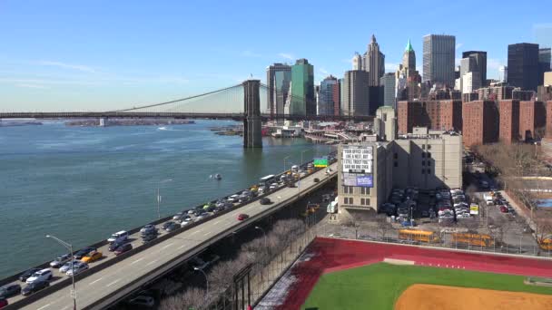Brooklyn Köprüsü Doğu Nehri Fdr Otoyolu New York Güneşli Bir — Stok video