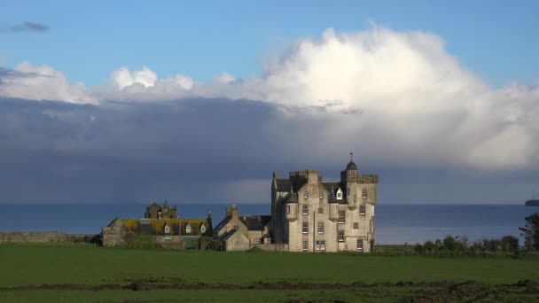 Etablera Skott Vacker Skotsk Eller Engelsk Slott Egendom Solnedgången Ljus — Stockvideo