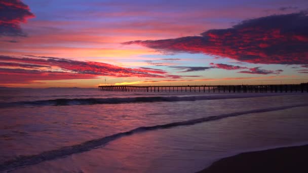 Gorgeous Sunset Coastline Shot Central California Coast Ventura Pier Distant — Stock Video