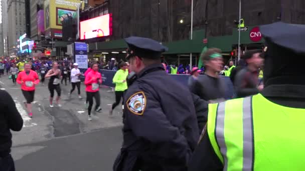 Polícia Nova York Monitora Condições Maratona Nova York — Vídeo de Stock