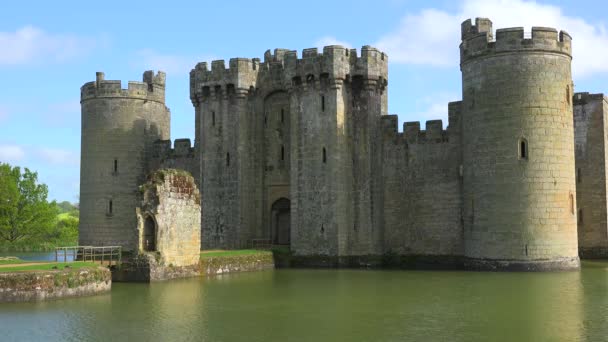 Beau Château Bodiam Angleterre Avec Grands Douves — Video