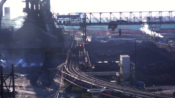 Aufnahme Eines Geschäftigen Stahlwerks — Stockvideo