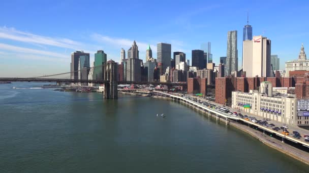 Brooklyn Bridge East River Fdr Parkway Clear Sunny Day New — Stock Video