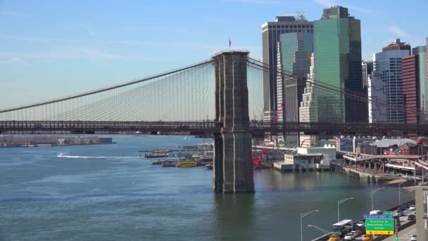 Puente Brooklyn East River Fdr Claro Día Soleado Ciudad Nueva — Vídeos de Stock