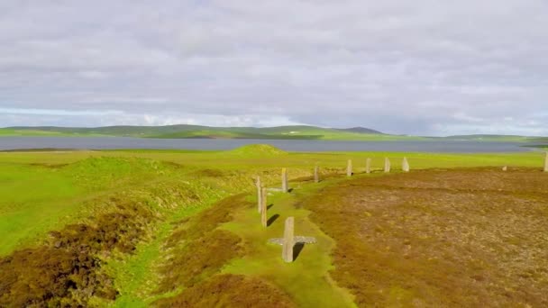 Een Luchtfoto Boven Heilige Keltische Stenen Eilanden Van Orkney Noord — Stockvideo