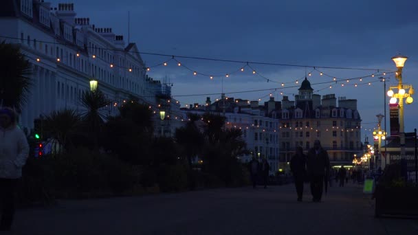 Grandes Majestuosos Hoteles Bordean Carretera Principal Balneario Británico Eastbourne — Vídeos de Stock