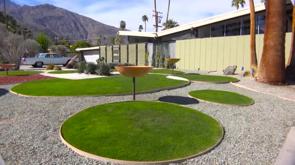 Exterior Estableciendo Toma Una Casa Moderna Palm Springs California Mediados — Vídeo de stock