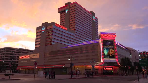 Casinos Iluminados Reno Nevada Por Noche — Vídeo de stock