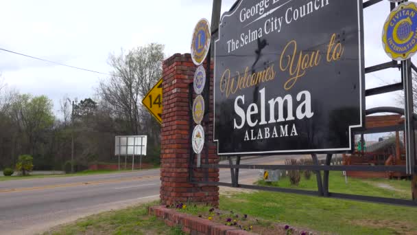 Opname Van Teken Verwelkomen Bezoekers Naar Selma Alabama — Stockvideo