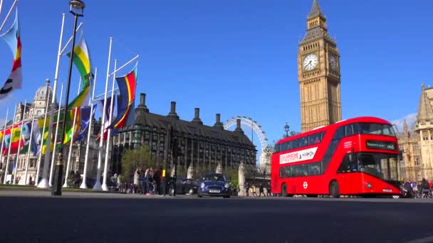 Doubledecker Λεωφορείο Που Περνά Big Ben Και Westminster Abbey Αγγλία — Αρχείο Βίντεο