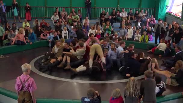 German Carnival Attraction Involves Kids Adults Spinning Giant Platter Circus — Stock Video