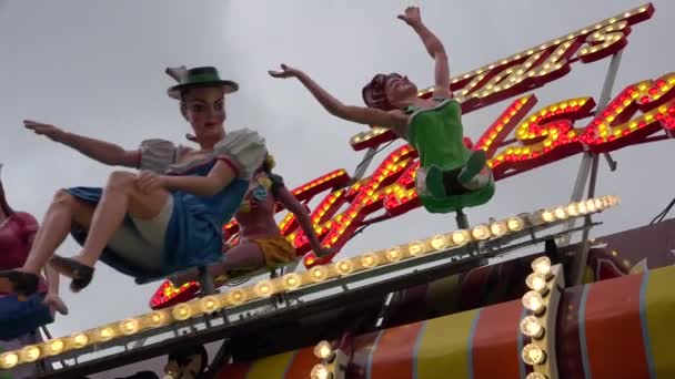 Funhouse Alemán Ofrece Desafíos Exóticos Oktoberfest — Vídeo de stock