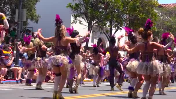 Orang Orang Menari Festival Jalanan Saat Solstice Santa Barbara California — Stok Video