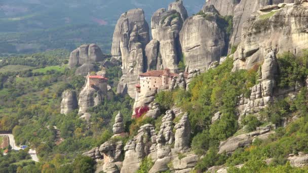 Monastero Meteora Grecia Affaccia Una Valle Sottostante — Video Stock