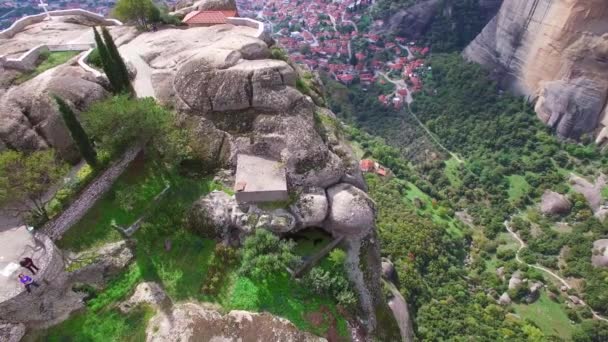 Hermosa Antena Sobre Las Formaciones Rocosas Monasterios Meteora Grecia — Vídeos de Stock