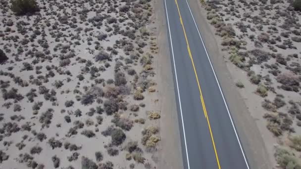 Воздух Над 4Wd Путешествия Грунтовой Дороге Пустыне Мохаве Горы Сьерра — стоковое видео