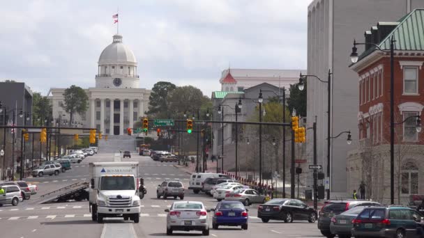 Tir Établissement Centre Ville Montgomery Alabama Avec Bâtiment Capitole Lointain — Video