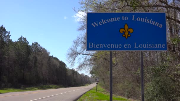 Road Sign Welcomes Visitors Louisiana — Stock Video