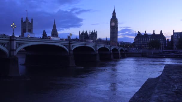 Dusk Shot River Thames Big Ben Parliament Westminster Abbey Distant — Stock Video