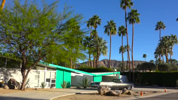Exterior Estableciendo Toma Una Casa Moderna Palm Springs California Mediados — Vídeo de stock