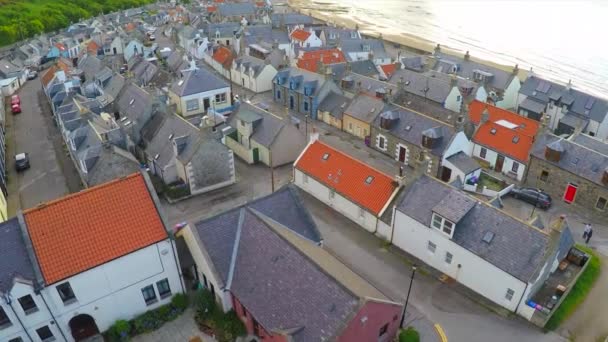 Egy Antenna Felett Egy Furcsa Halászfalu Észak Skóciában — Stock videók