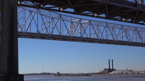 Arka Planda New Orleans Louisiana Ile Crescent Şehir Köprüsü — Stok video