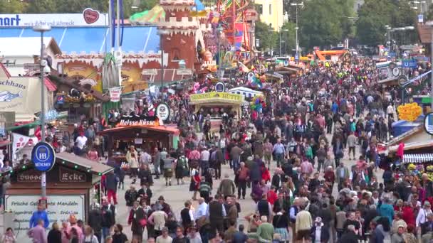 Ogromne Tłumy Ludzi Uczestniczą Oktoberfest Monachium Niemcy — Wideo stockowe