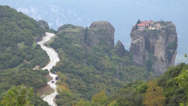 Winding Road Leads Remote Monastery Meteora Greece — Stock Video