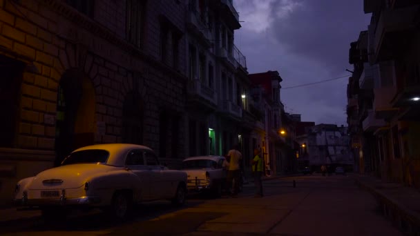 Тихая Улица Гаване Куба Ночью — стоковое видео