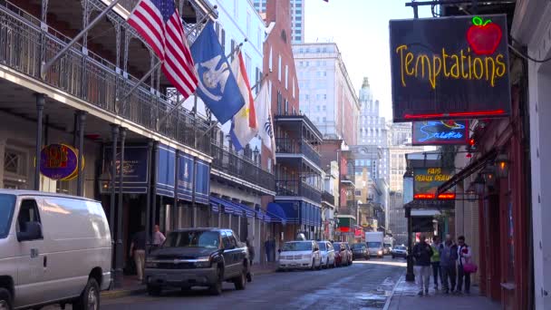 Etablerar Bild Bourbon Street Skylt Franska Kvarteret New Orleans Dag — Stockvideo