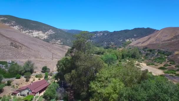 Een Lange Luchtvlucht Een Diepe Canyon Natuurreservaat Santa Barbara County — Stockvideo