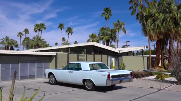 Exterior Estableciendo Toma Una Casa Moderna Palm Springs California Mediados — Vídeo de stock