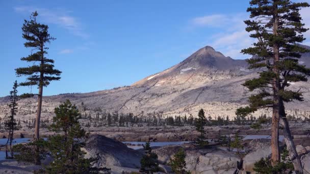 シエラネバダ山脈での破壊ワイルダネスのタイムラプスショット California — ストック動画