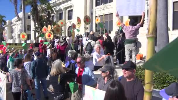 Les Manifestants Réchauffement Climatique Chantent Dans Une Rue Ville Devant — Video