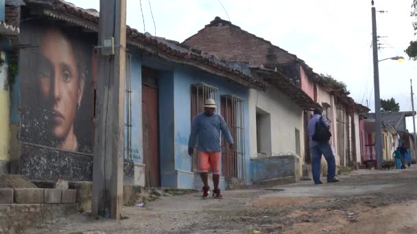 Belo Tiro Dos Edifícios Ruas Paralelepípedos Trinidad Cuba Com Edifícios — Vídeo de Stock