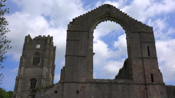 Včasný Záběr Mraků Pohybujících Fountains Abbey Anglii — Stock video